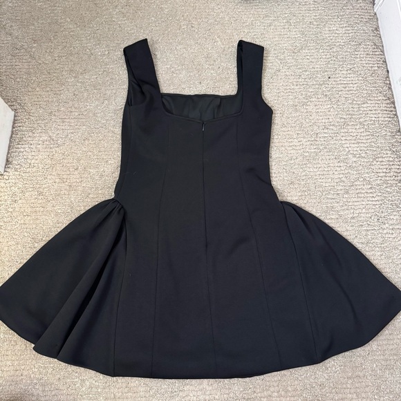 COMMENCE REVOLVE STYLE OLD MONEY  black square neck short dress SIZE M - Picture 8 of 13